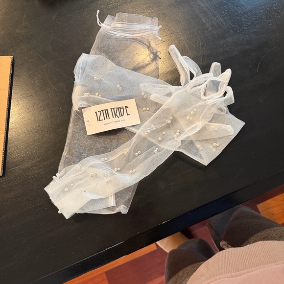 12th Tribe Sheer Pearl-Embellished Gloves - Picture 2 of 4